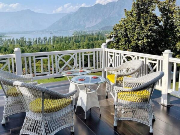 Breathtaking mountain views & peaceful stays
